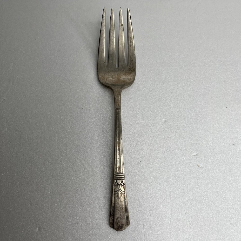 Court‎ Silver Plate (1939) Cold Meat Serving Fork - 7.75" - Art Deco — B.Lu.4